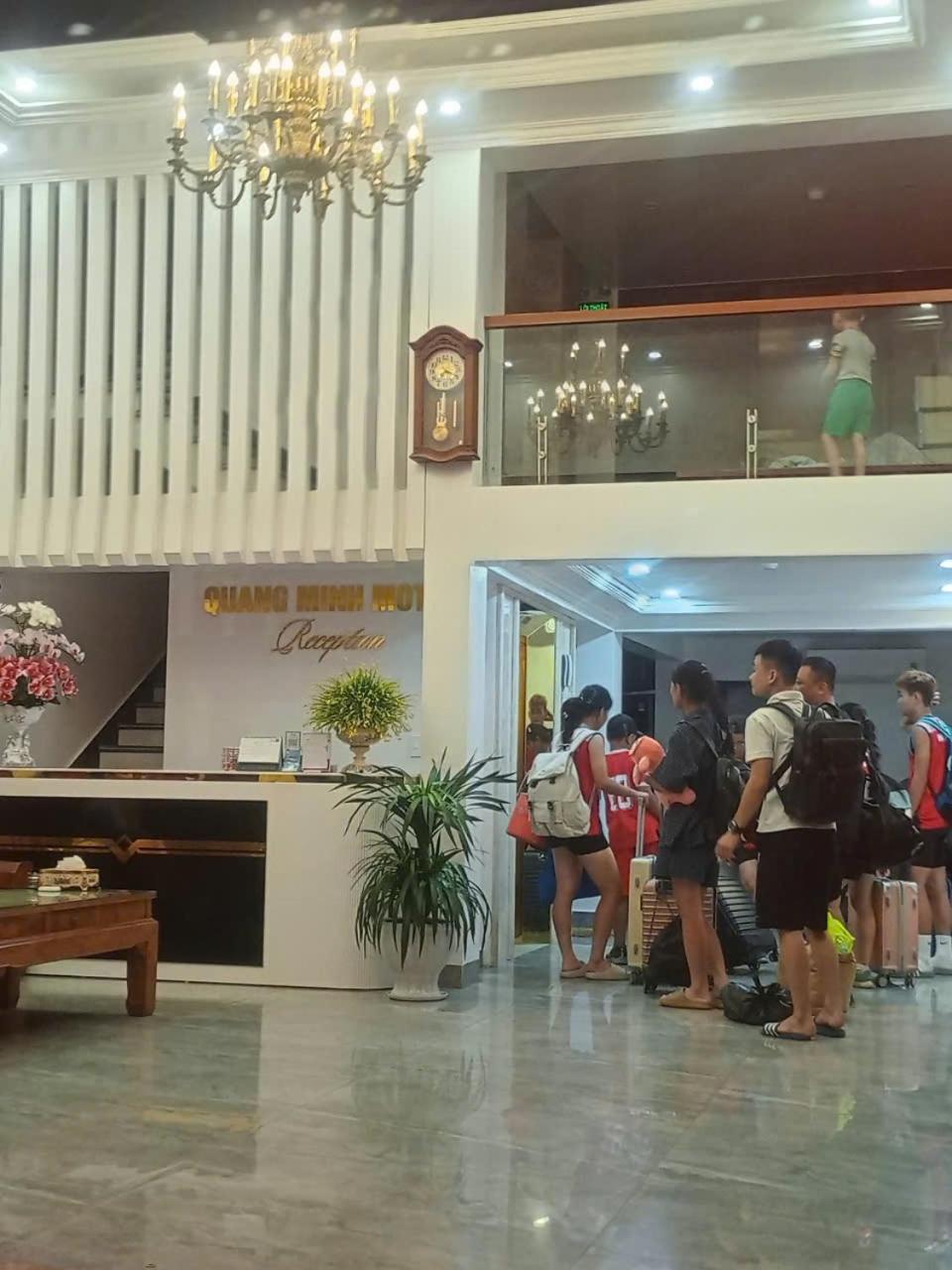 Quang Minh Hotel Ðố Sơn Buitenkant foto
